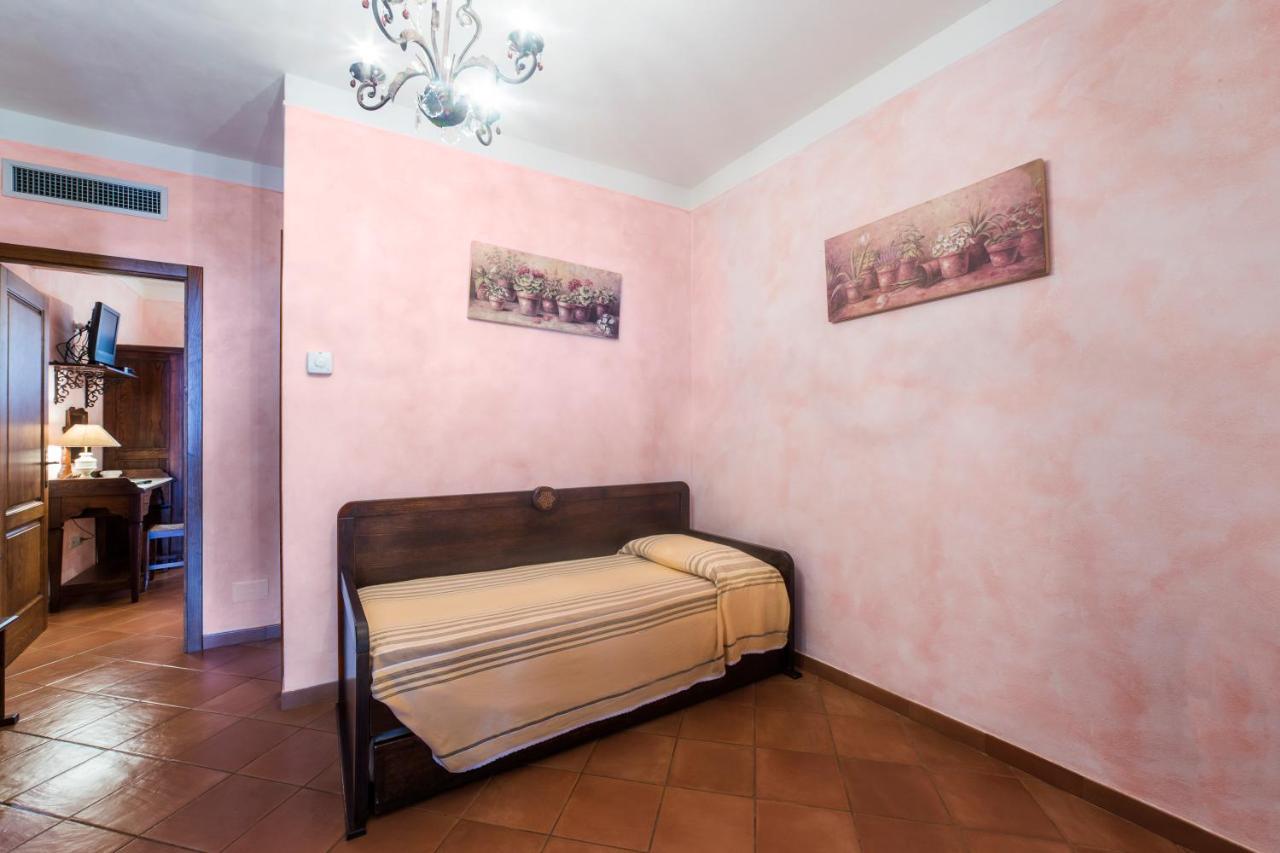 Hotel Relais Pian Delle Starze มารีนาดีกาเมโรตา ภายนอก รูปภาพ