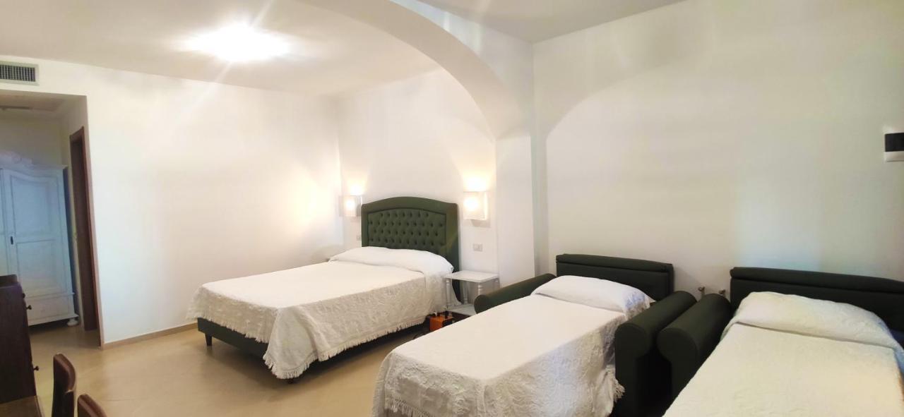 Hotel Relais Pian Delle Starze มารีนาดีกาเมโรตา ภายนอก รูปภาพ
