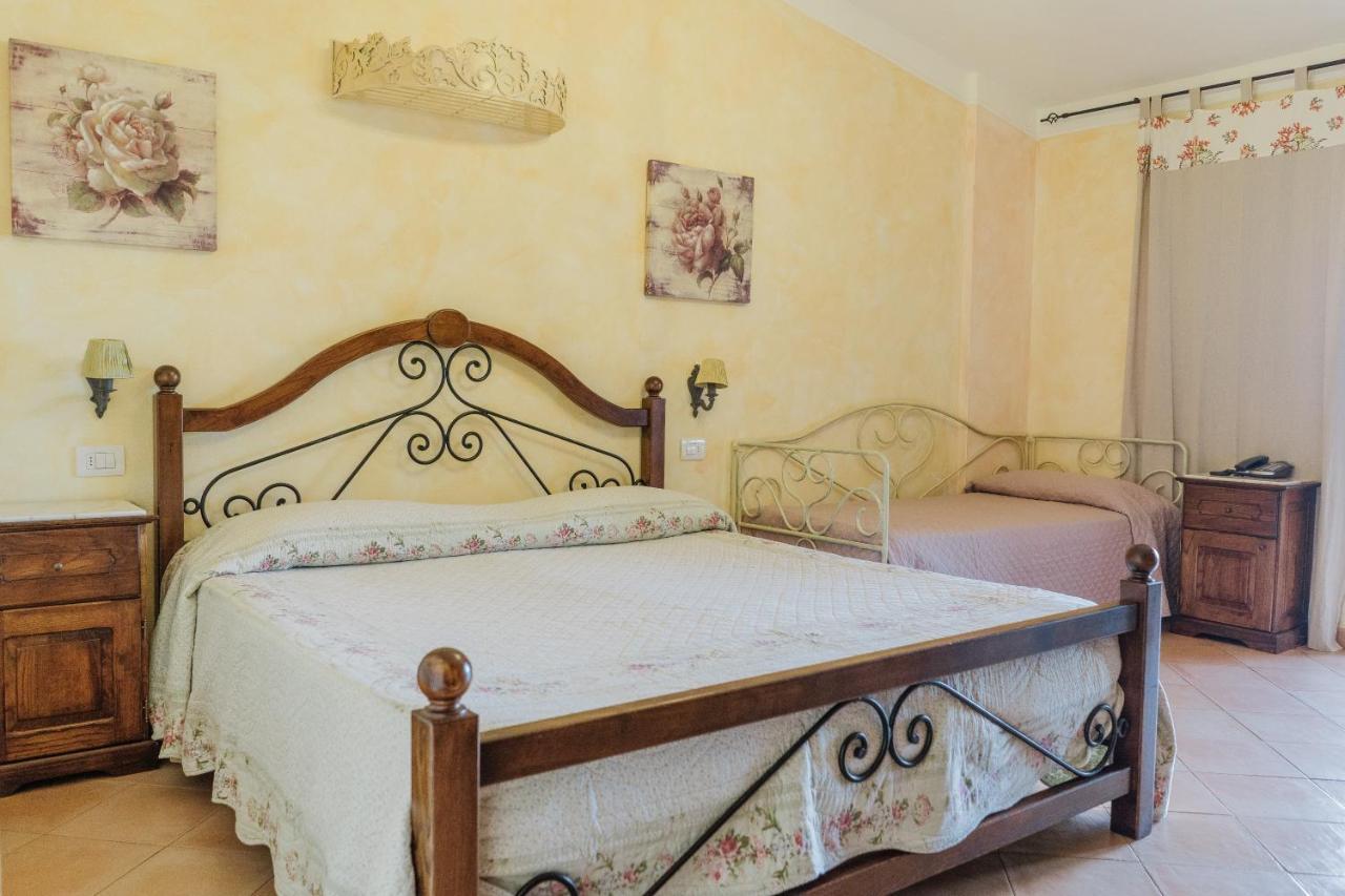 Hotel Relais Pian Delle Starze มารีนาดีกาเมโรตา ภายนอก รูปภาพ