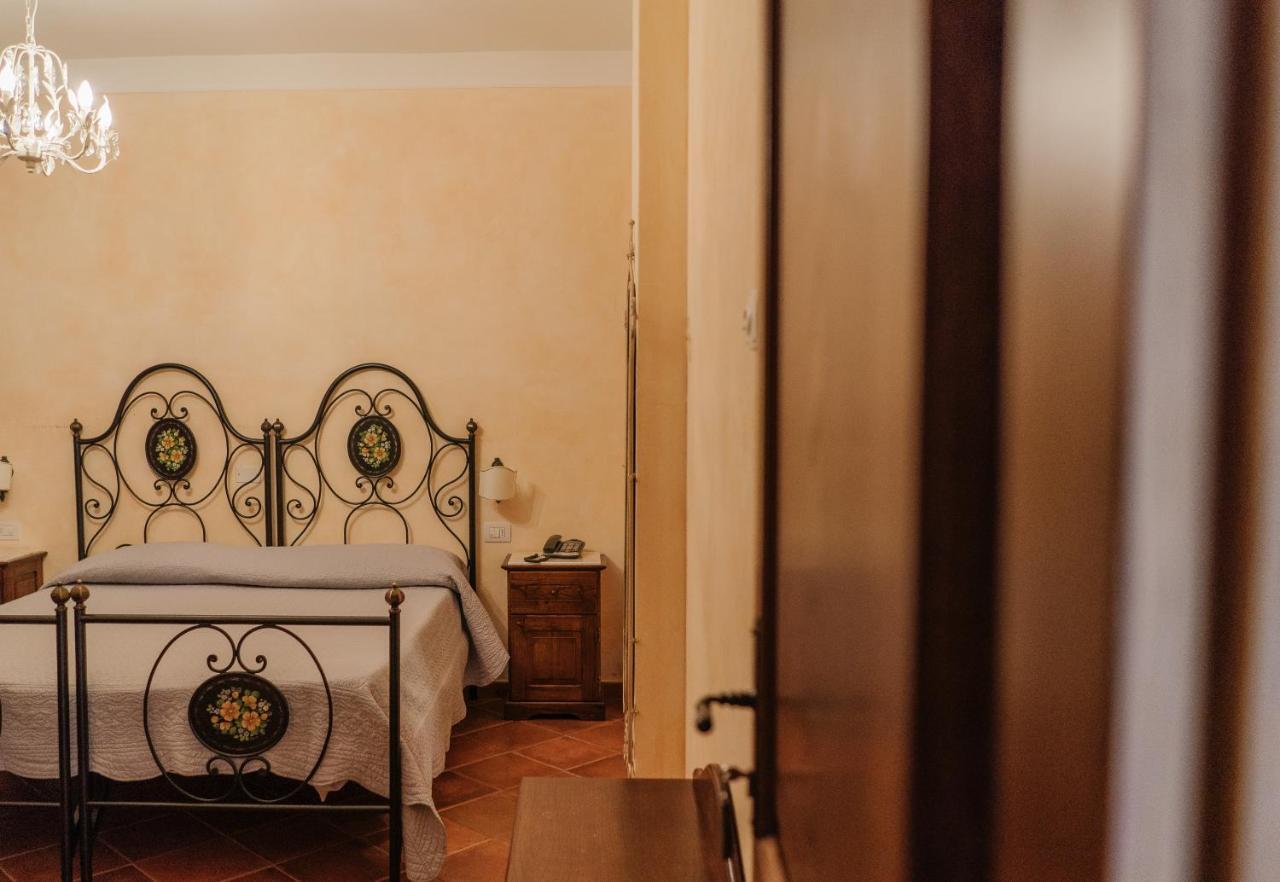 Hotel Relais Pian Delle Starze มารีนาดีกาเมโรตา ภายนอก รูปภาพ